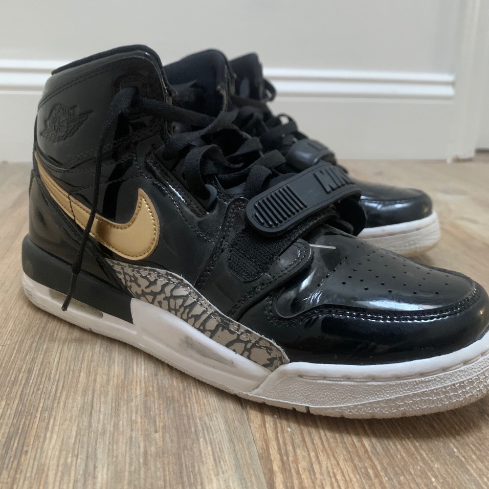 Nike air Jordan legacy 312 GS gold patent leather